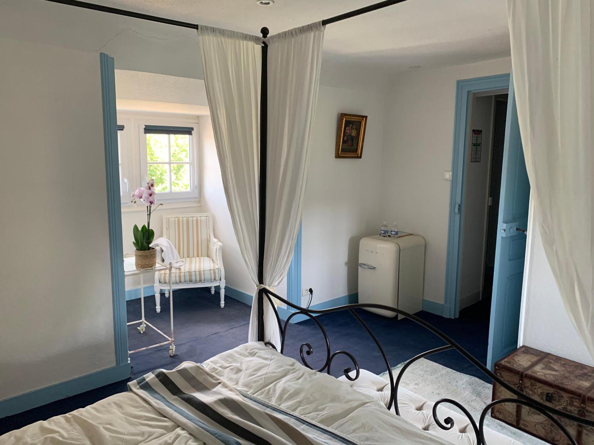 ホテル French Correze Moulin Bleu Saint-Pantaléon-de-Larche エクステリア 写真